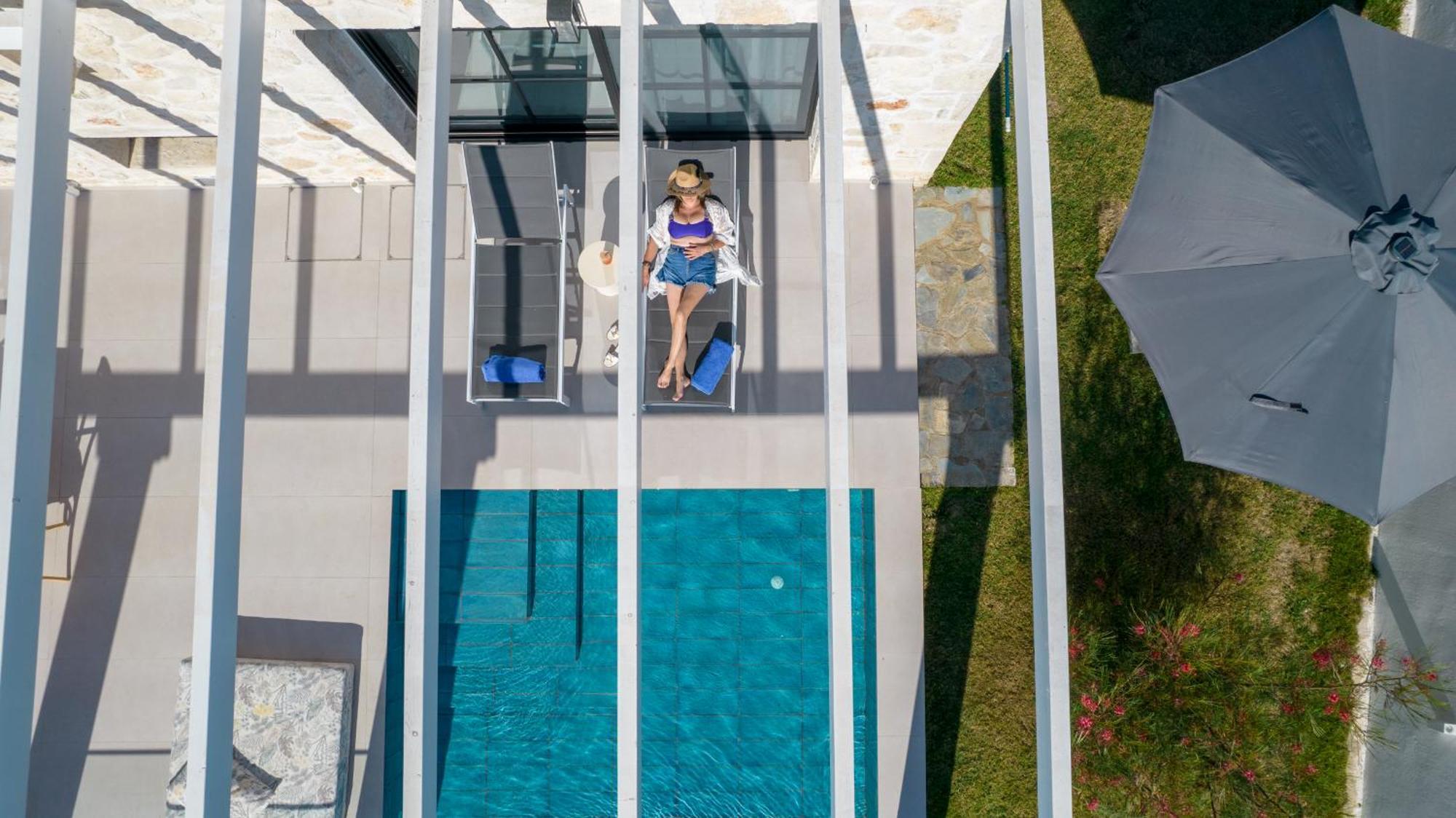 Luz Blanca Villa *