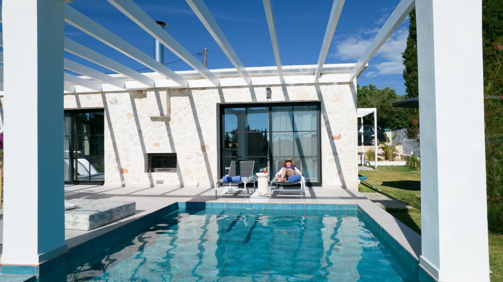Luz Blanca Villa *